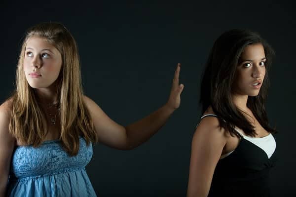 Girls Fighting - Talk to the Hand